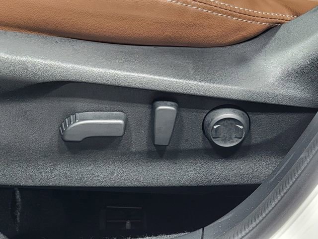 Used 2020 White Subaru Touring image 38