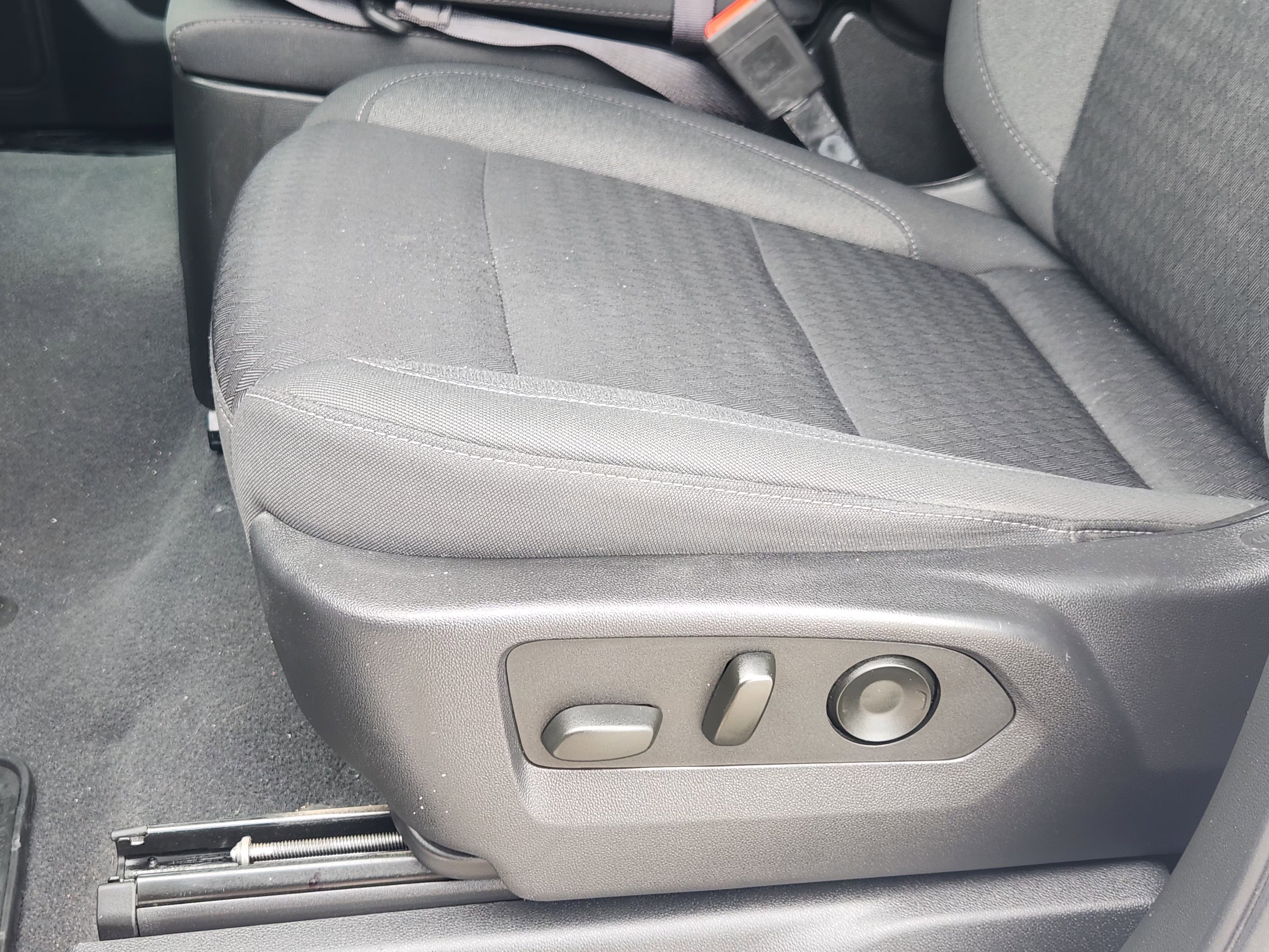 Used 2023 Summit White Chevrolet Custom image 24