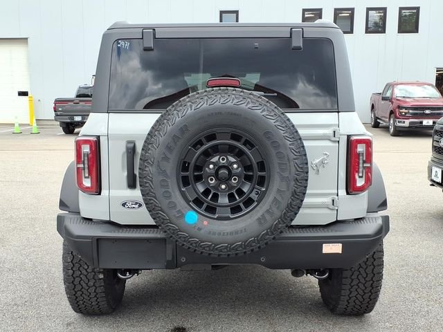 New 2026 Avalanche Gray Ford Badlands® image 5
