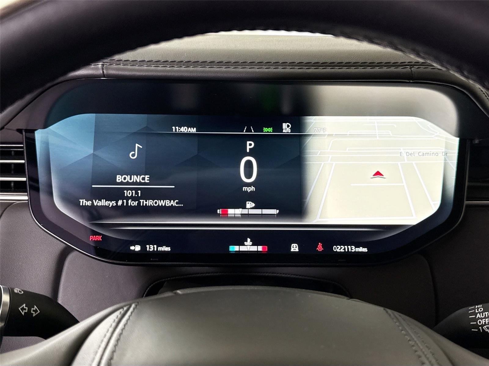 Used 2024 Ligurian Black SV Bespoke Ultra Metallic Gloss Land Rover Autobiography | Meridian 3D Sound | Rear TVs image 17