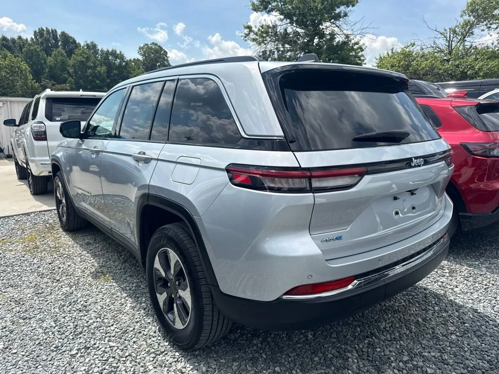 Used 2024 Silver Jeep 4xe image 5