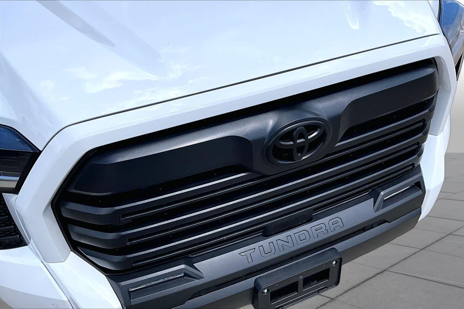 Used 2026 Ice Cap Toyota SR5 image 29