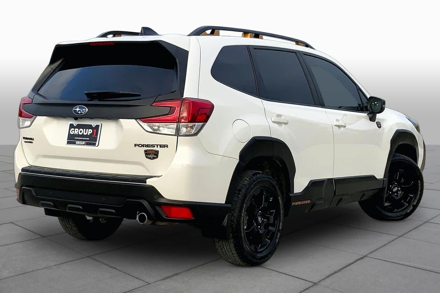 Used 2025 Crystal White Pearl Subaru Wilderness image 13