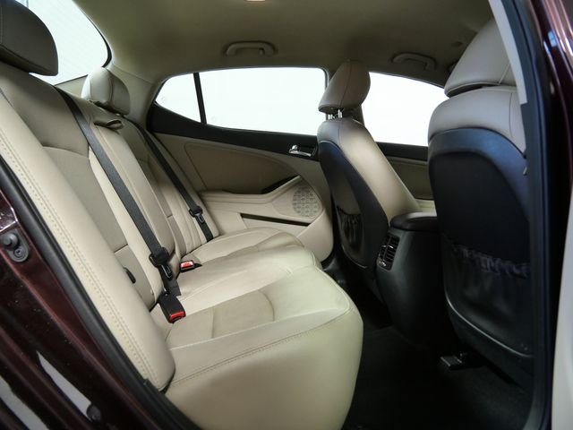 Used 2013 Red Kia EX image 14