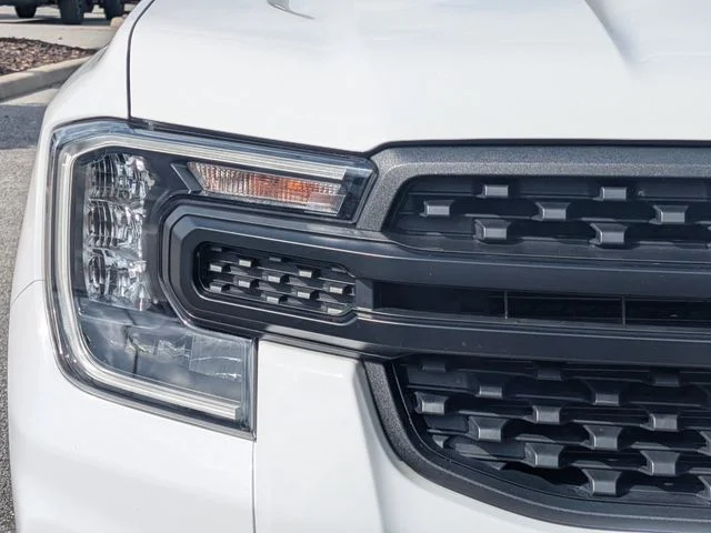 Certified Used 2025 Oxford White Ford XL image 10