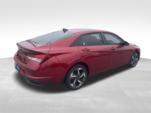 Used 2023 Red Hyundai SEL image 5