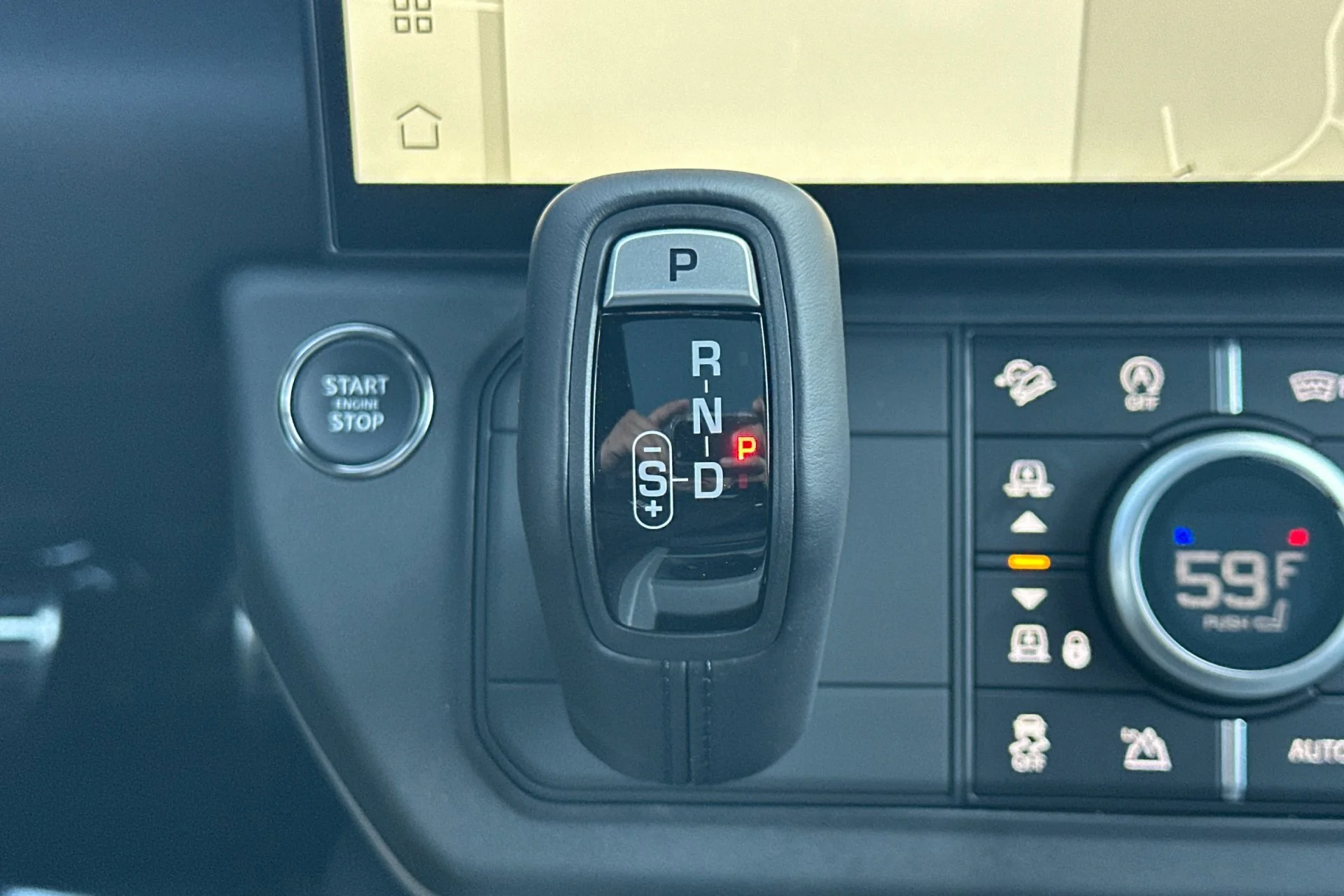 New 2026 Santorini Black Land Rover V8 image 24