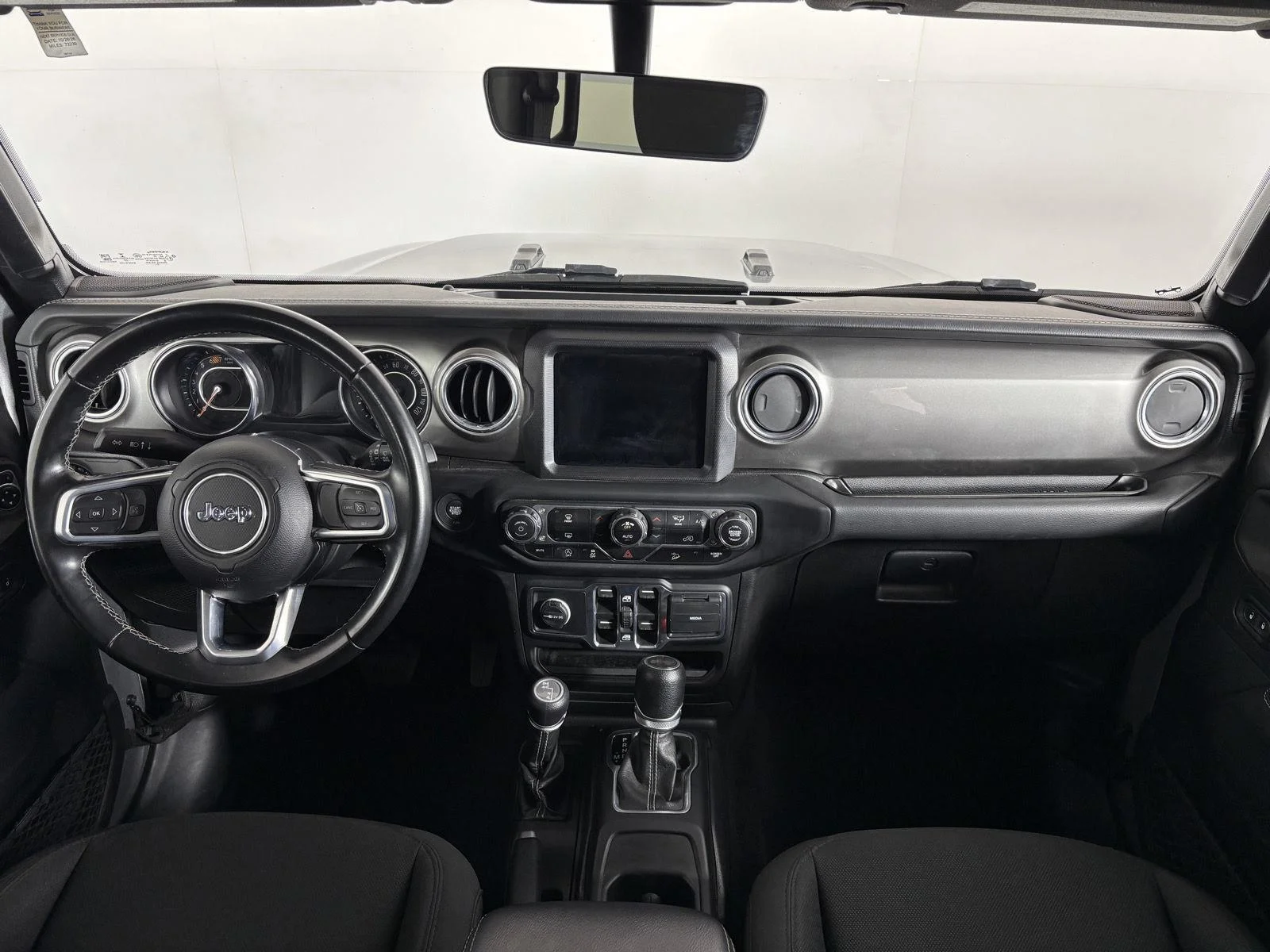 Used 2020 Billet Silver Metallic Jeep Sahara image 19