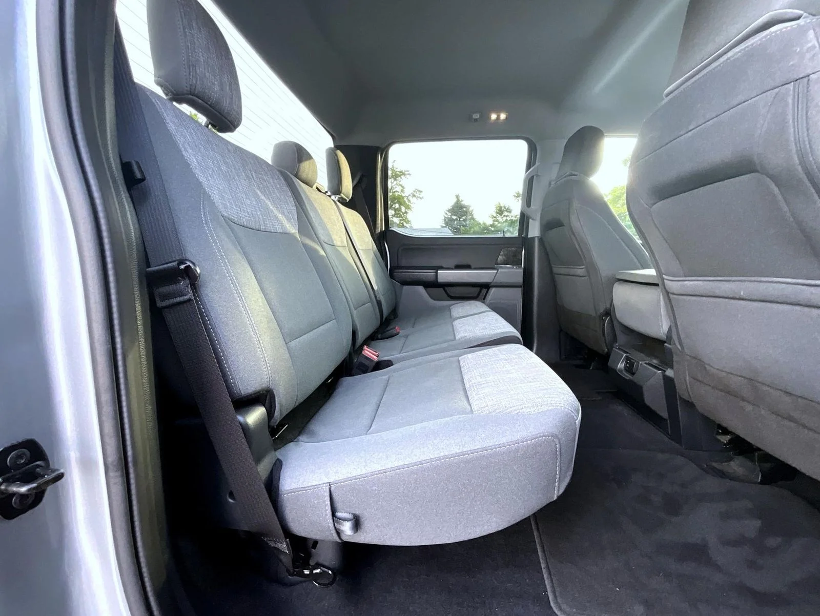 Used 2023 Silver Ford XLT image 19