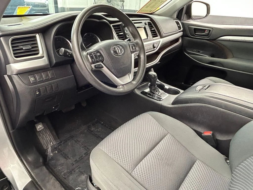 Used 2019 Celestial Silver Metallic Toyota LE image 13