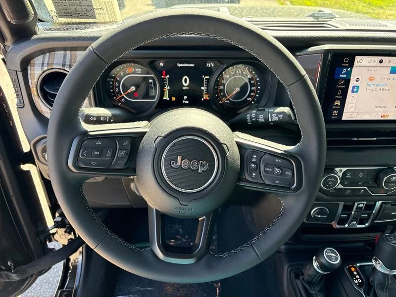 New 2026 Black Clear-Coat Exterior Paint Jeep 85th Anniversary Edition image 21