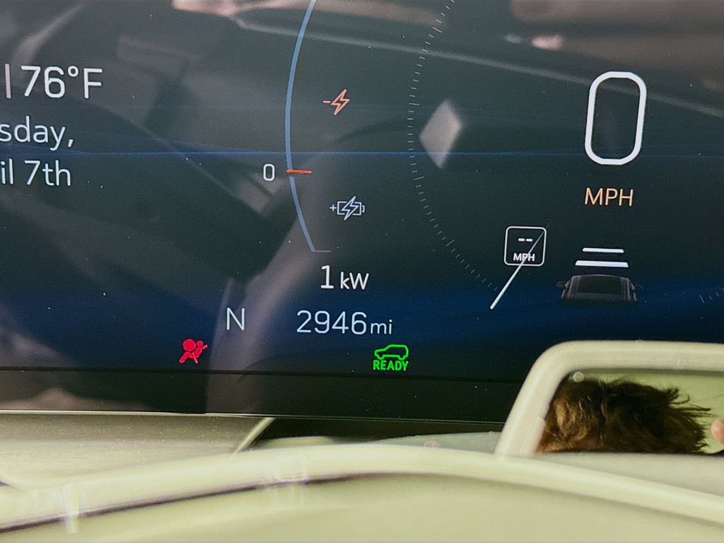 Used 2025 White Cadillac Sport image 13