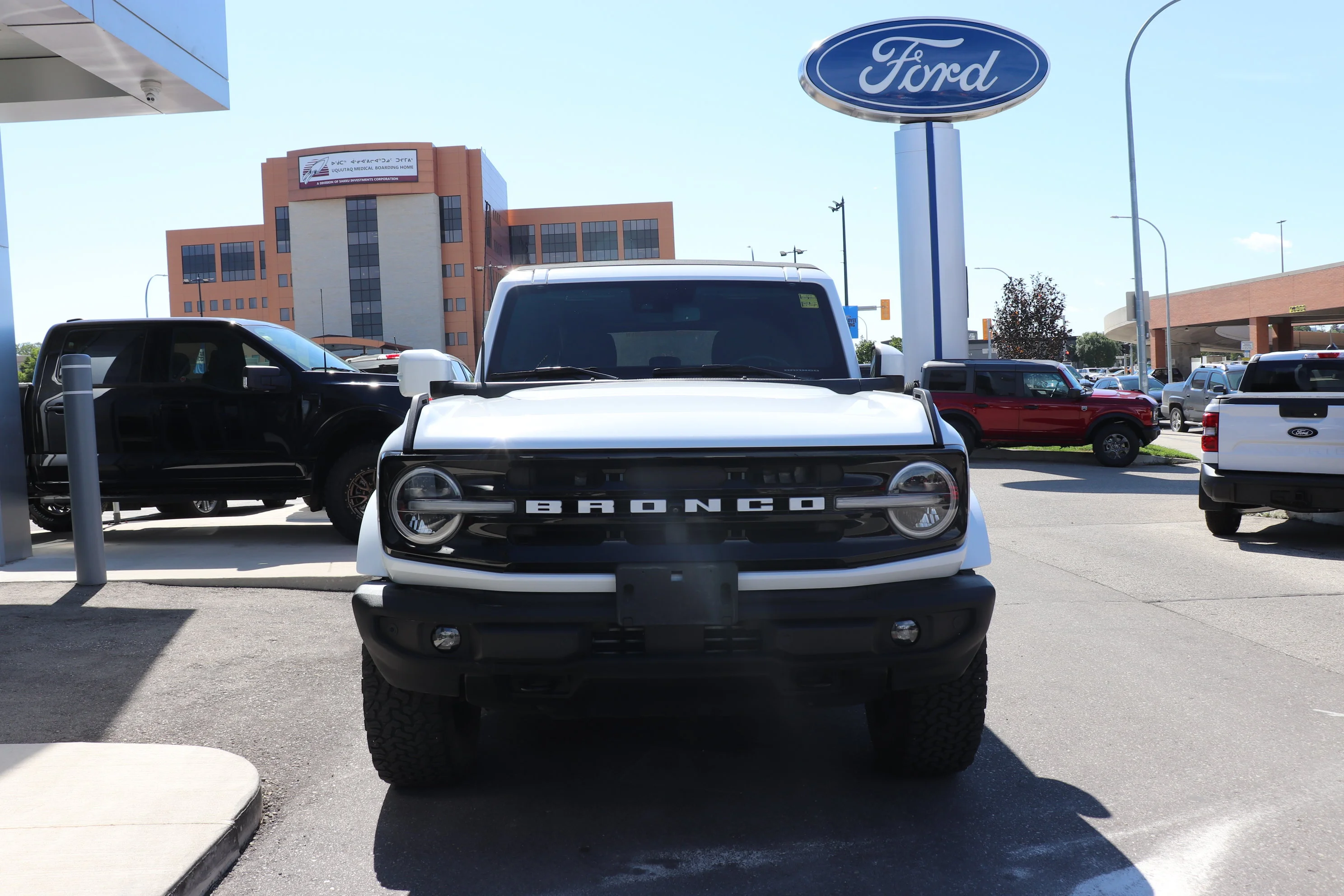 Certified Used 2022 White Ford Base 4 Door Advanced 4x4 image 2