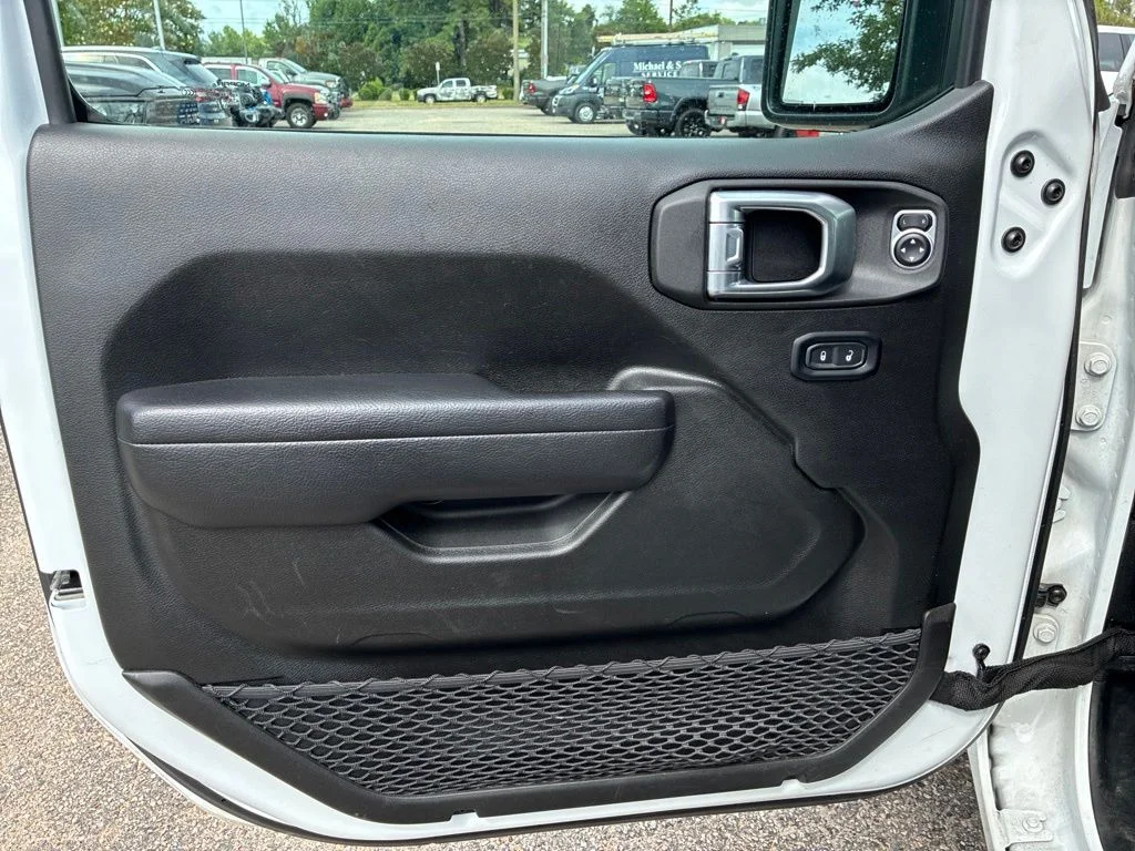 Used 2024 White Jeep Sport S image 12