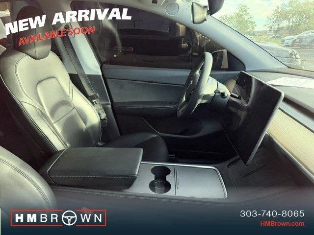 Used 2022  Tesla Performance image 5