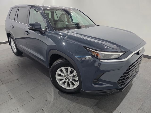 Used 2026 White Toyota XLE image 7
