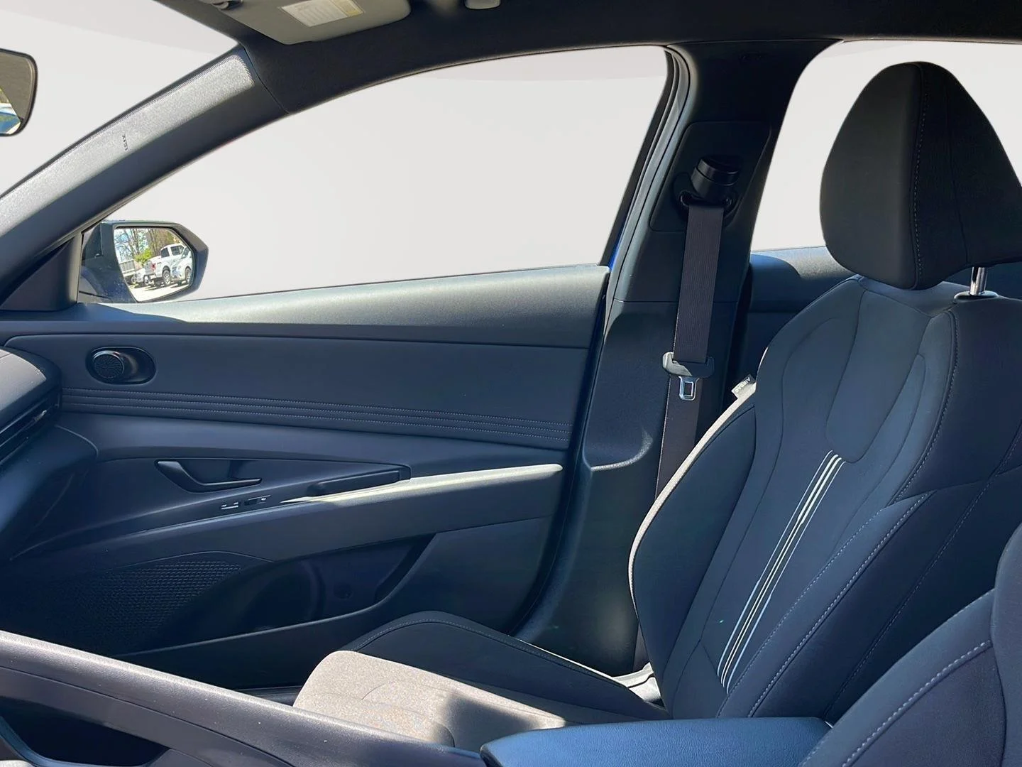 Used 2025 Intense Blue Hyundai SEL Sport image 24