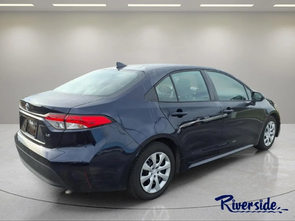 Used 2023  Toyota LE image 2