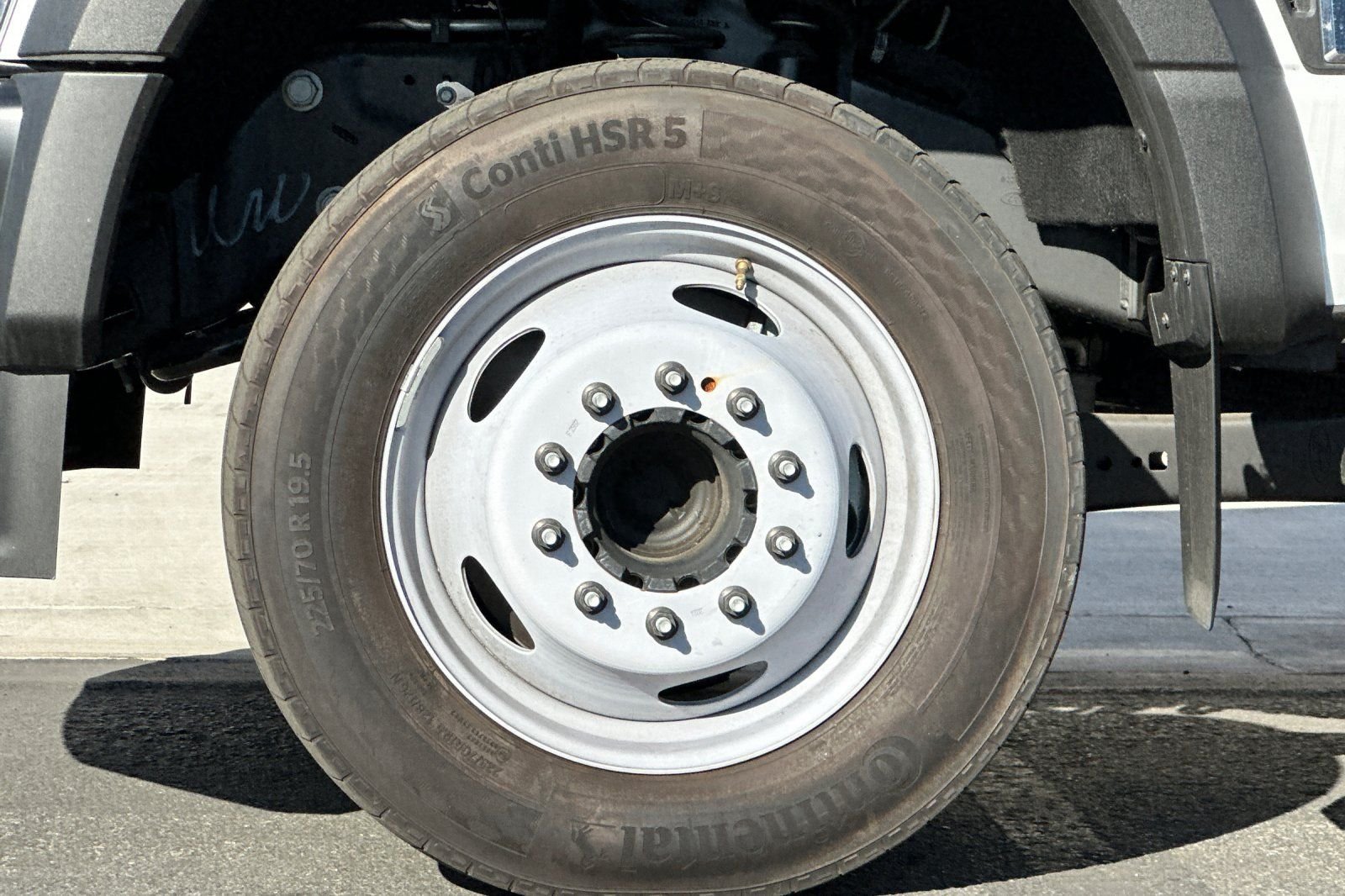 2024 Ford F-450 Super Duty Chassis Cab XL - Photo 22