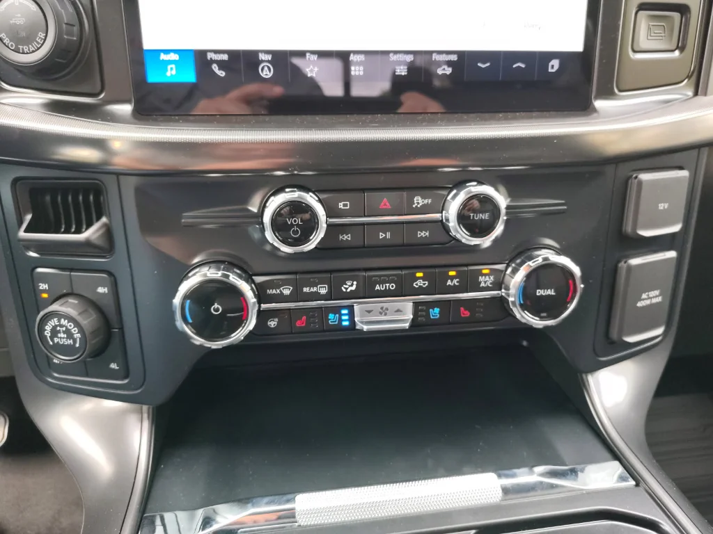 New 2026 Agate Black Metallic Ford Lariat® image 22