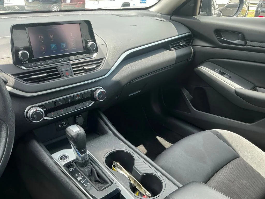 Used 2024 Black Nissan 2.5 S image 40