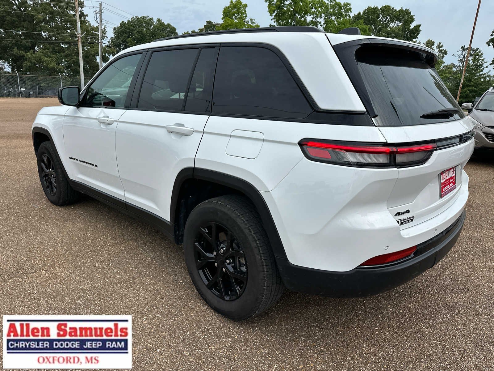Certified Used 2025 Bright White Clearcoat Jeep Altitude image 5