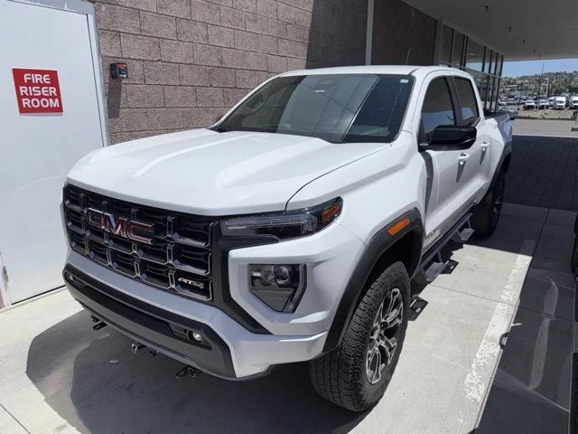 2024 GMC Canyon 4WD AT4 Crew Cab Short Box's photo