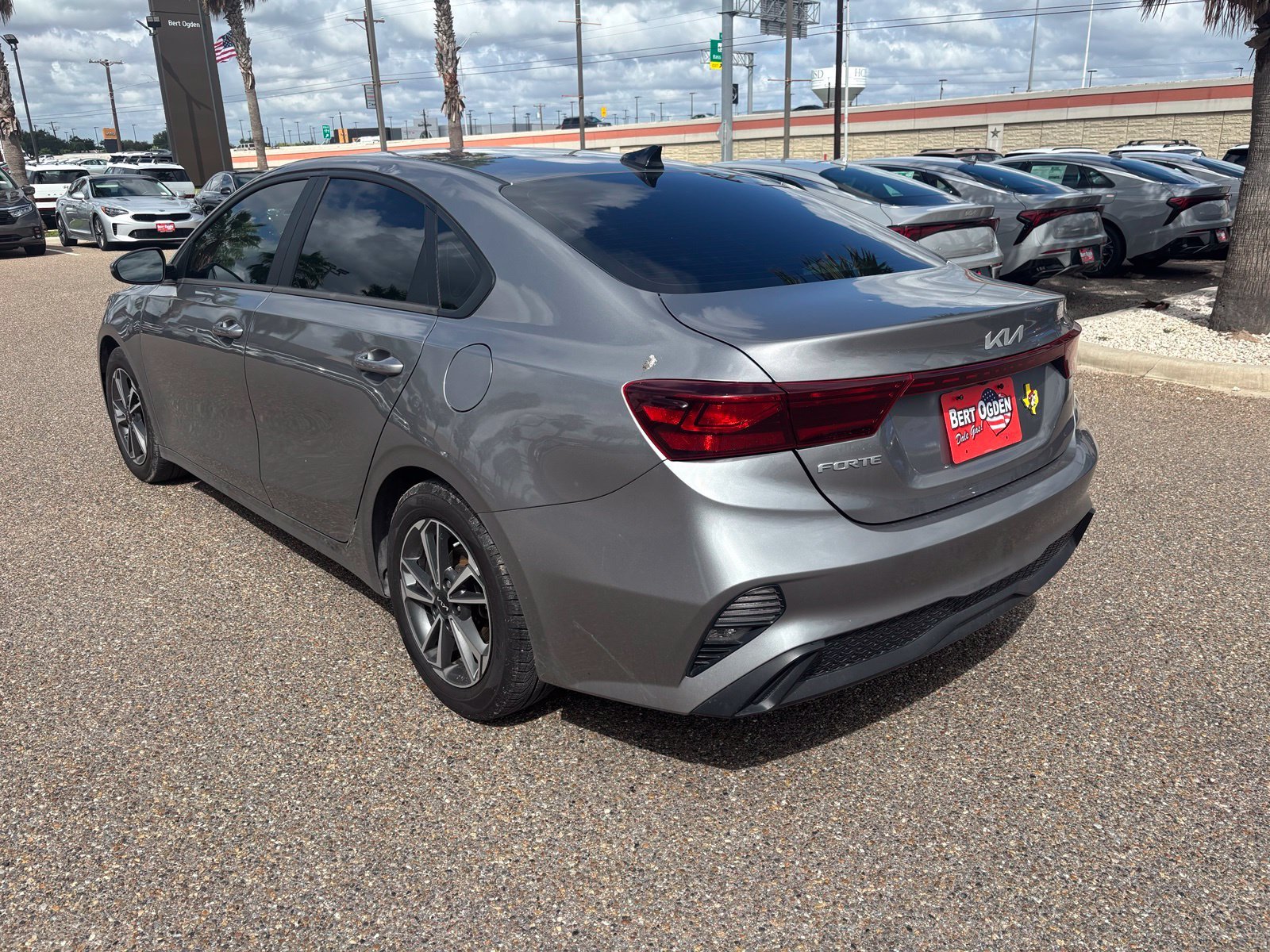 Used 2023 Gray Kia LXS image 4