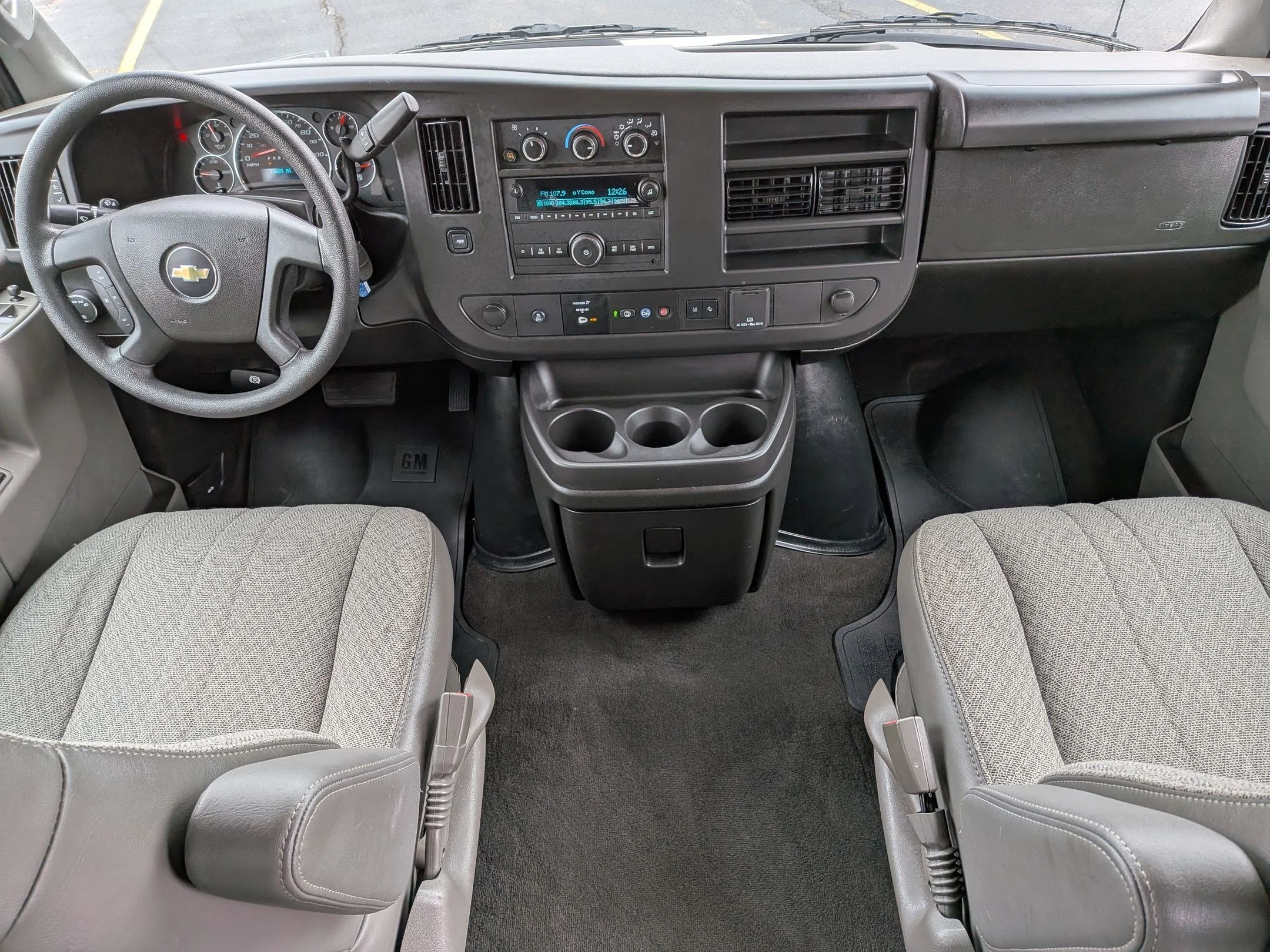 Used 2025 Summit White Chevrolet LT image 19