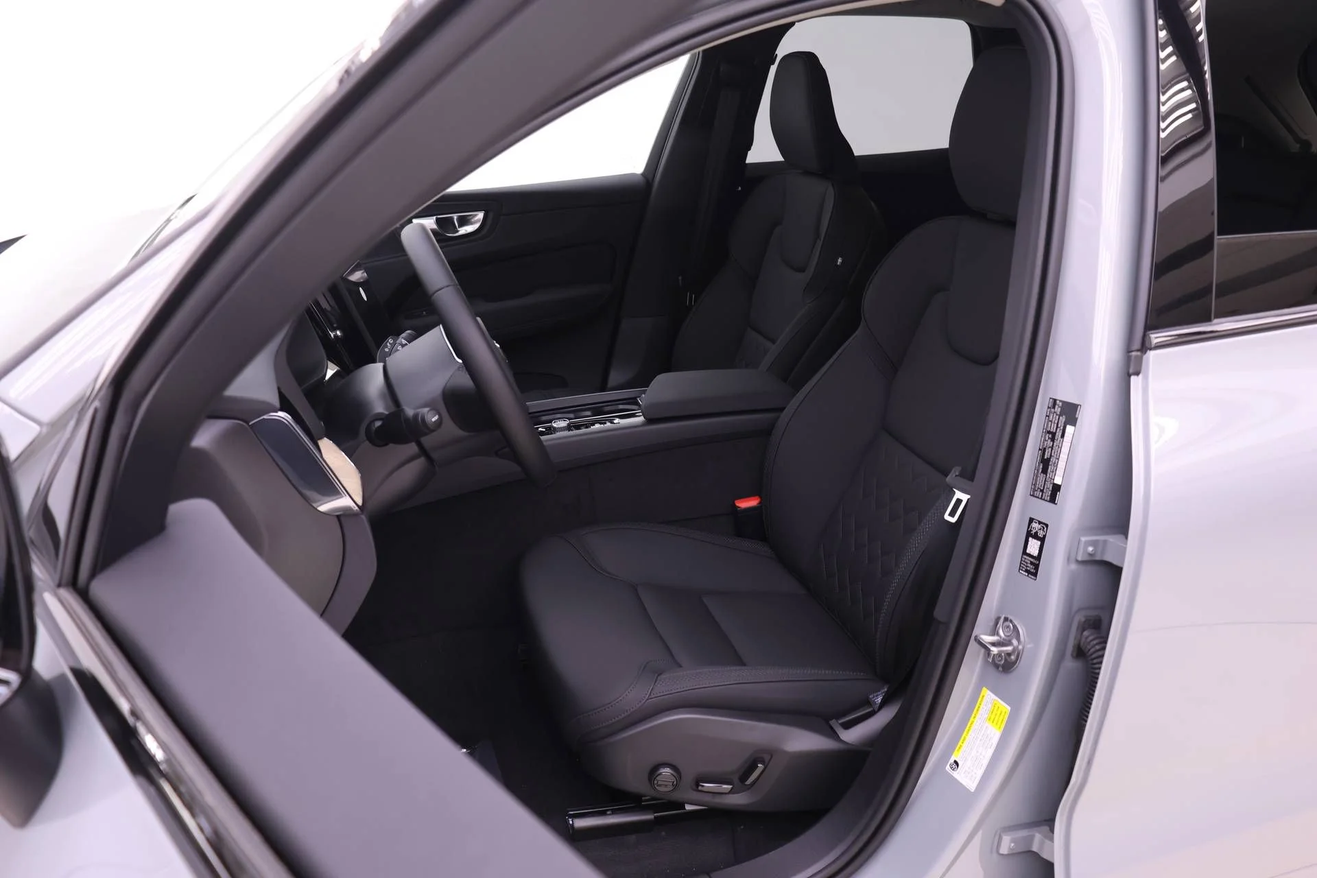 New 2026 Gray Volvo T8 Plus image 7