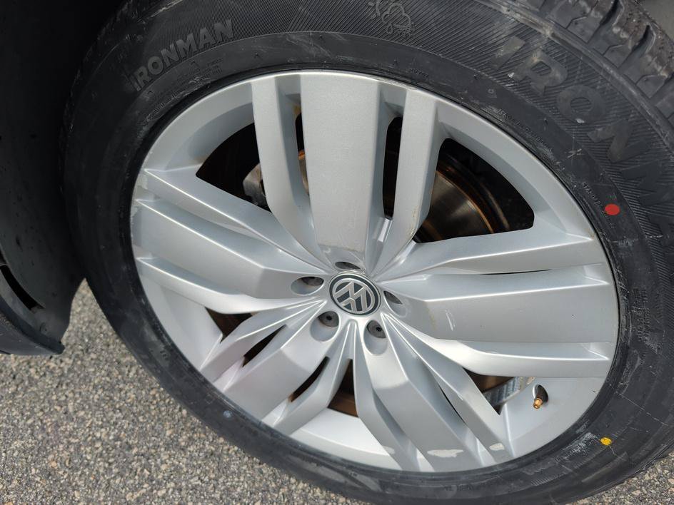 Used 2019 Reflex Silver Metallic Volkswagen 3.6L V6 SE w/Technology image 7