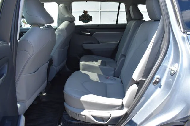 Used 2020 Blue Toyota XLE image 13