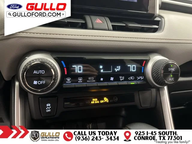Used 2025 Ice Toyota XLE image 27