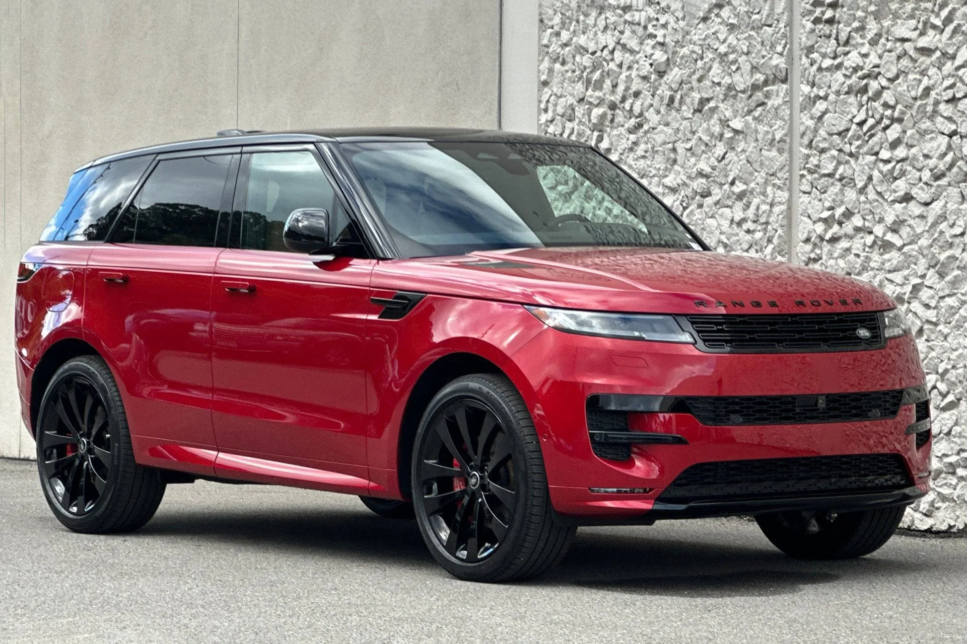 Used 2025 Red Land Rover Dynamic SE image 9