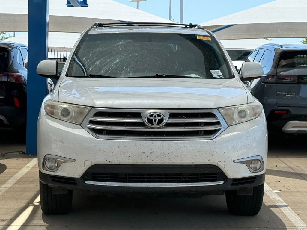 Used 2013 Toyota Highlander Plus with VIN 5TDZK3EH2DS139616 for sale in North Richland Hills, TX