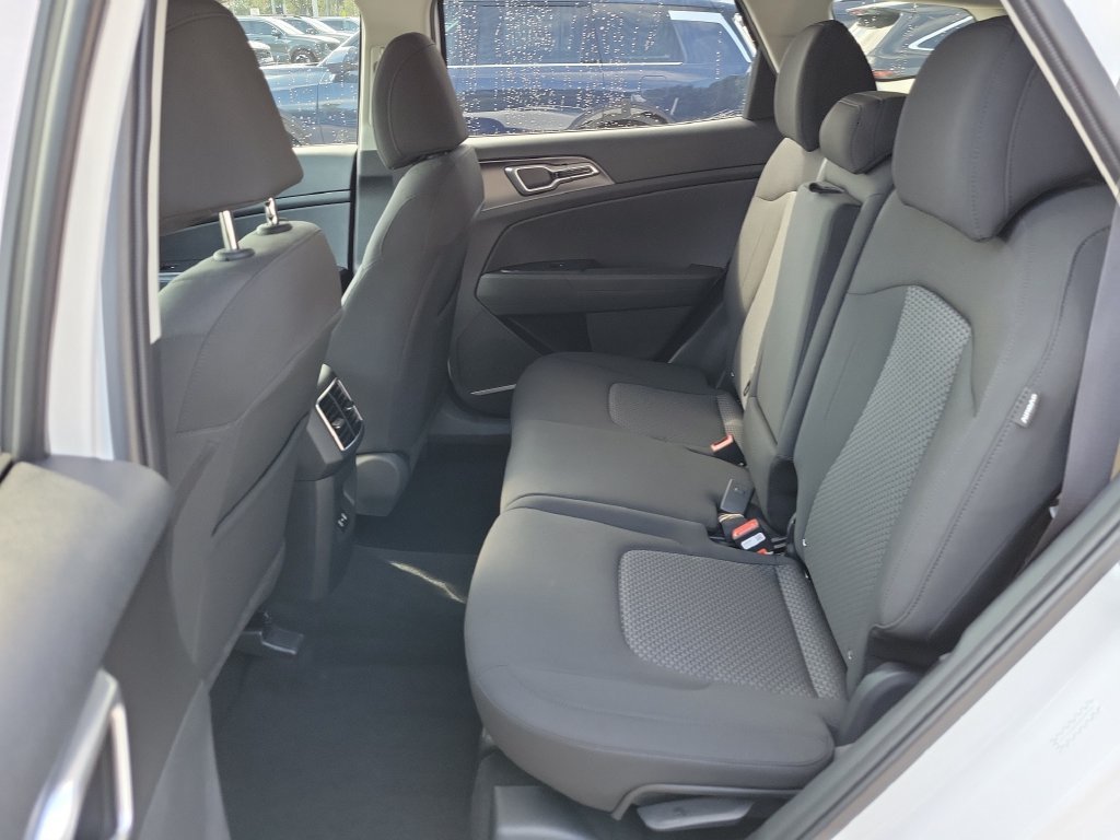 New 2027 Glacial White Pearl Kia LX image 15