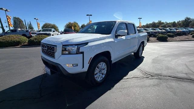 Used 2022 Glacier White Nissan SV image 1