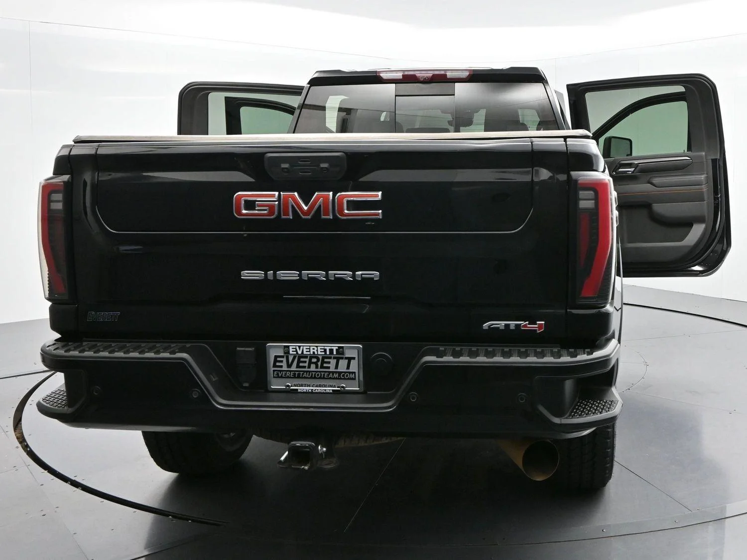 Used 2024 Onyx Black GMC AT4 image 40