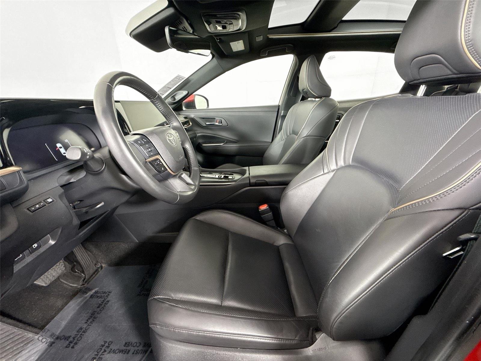 2023 Toyota Crown Limited - Photo 3