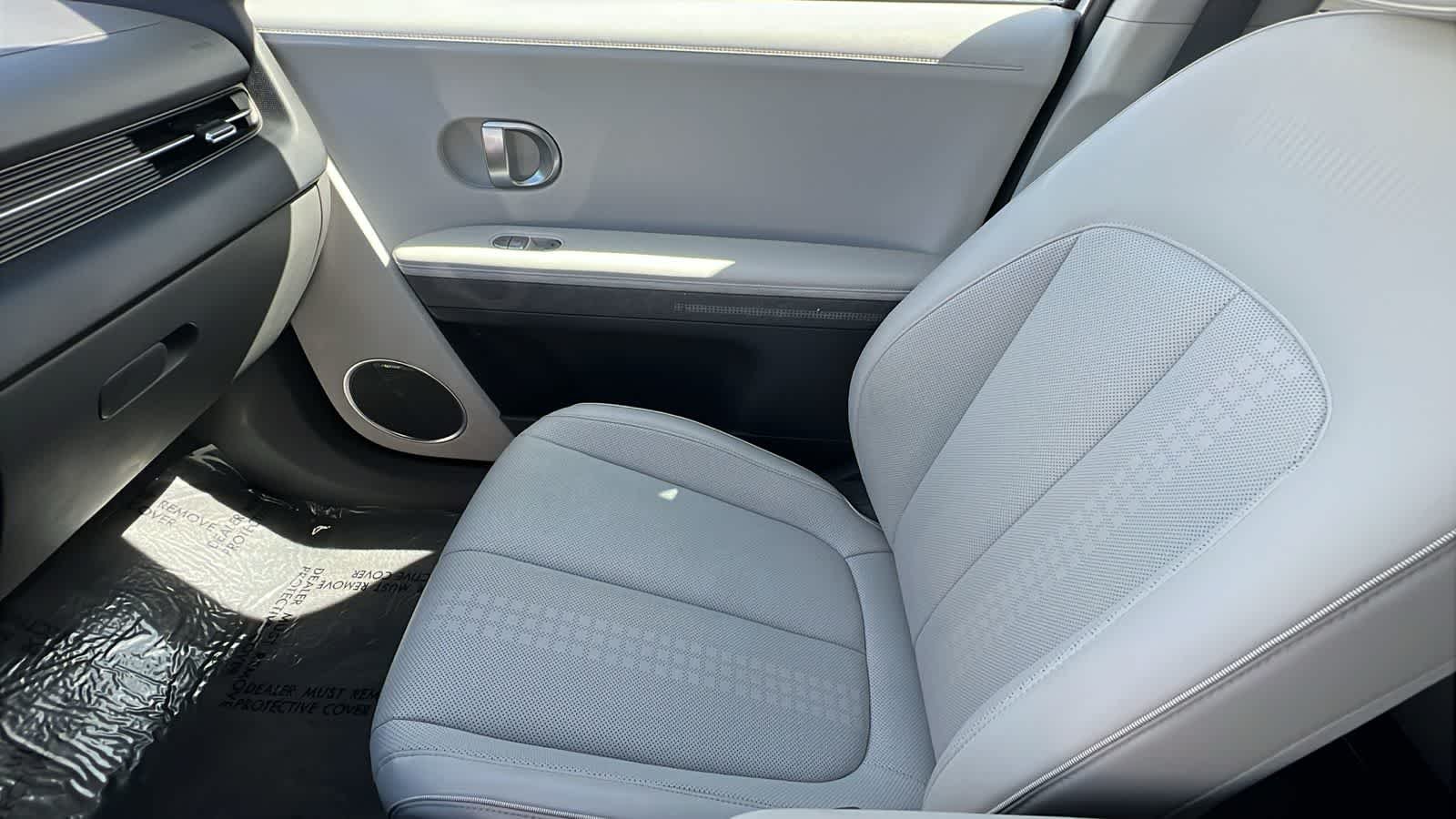 Certified Used 2023 Atlas White Hyundai Limited image 12