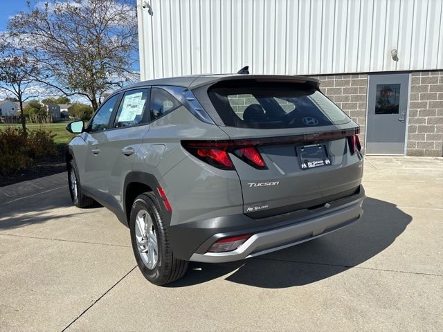 New 2026 Hampton Gray Hyundai SE image 8