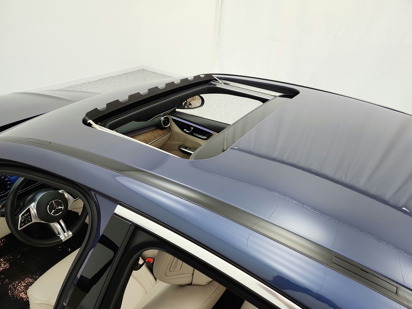 Used 2024 Twilight Blue Metallic Mercedes-Benz C 300 Sedan image 11