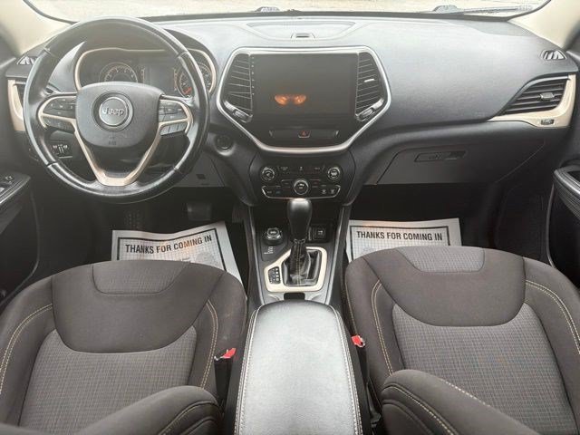Used 2015 True Blue Pearlcoat Jeep Latitude image 25