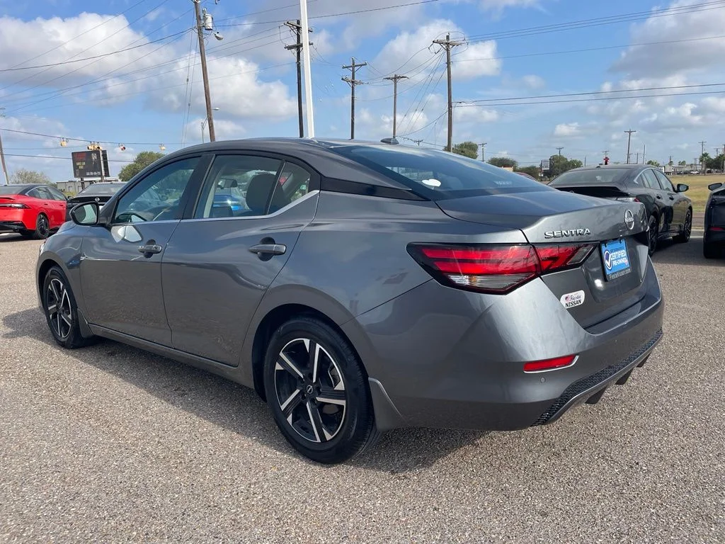 Used 2024 Gray Nissan SV image 5
