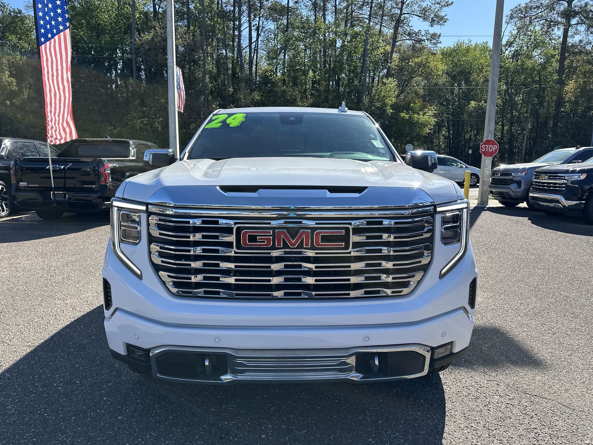 Used 2024 Summit White GMC Denali image 11