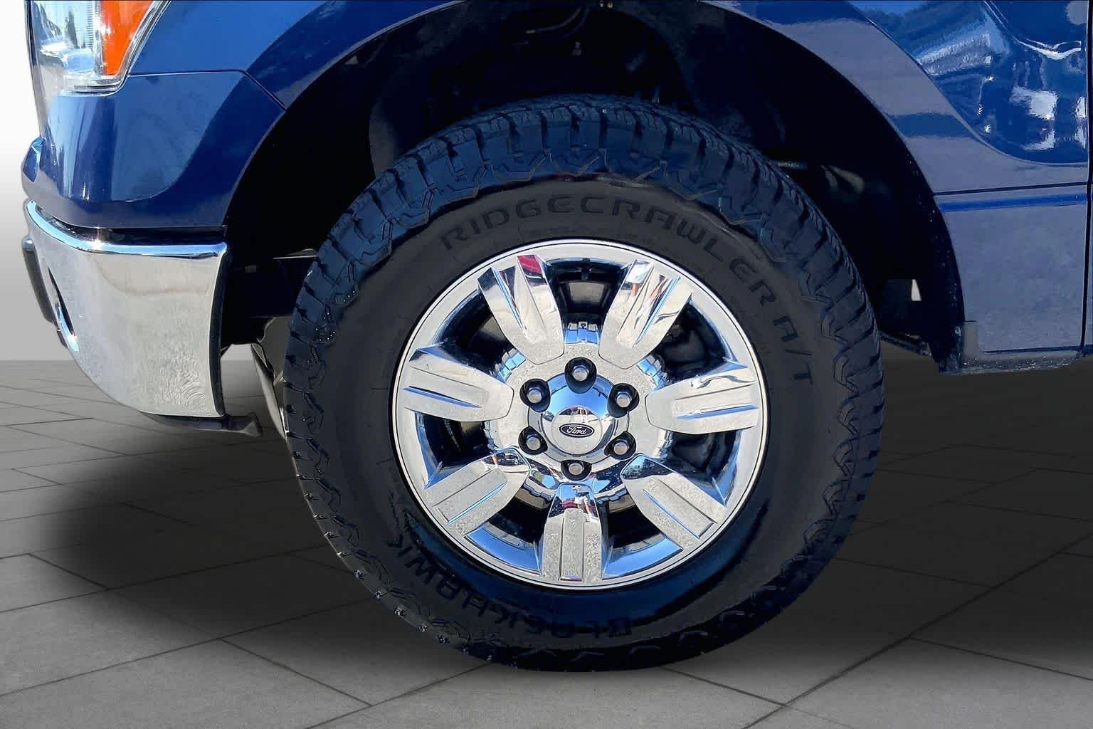 Used 2012 Dark Blue Pearl Metallic Ford XLT image 11