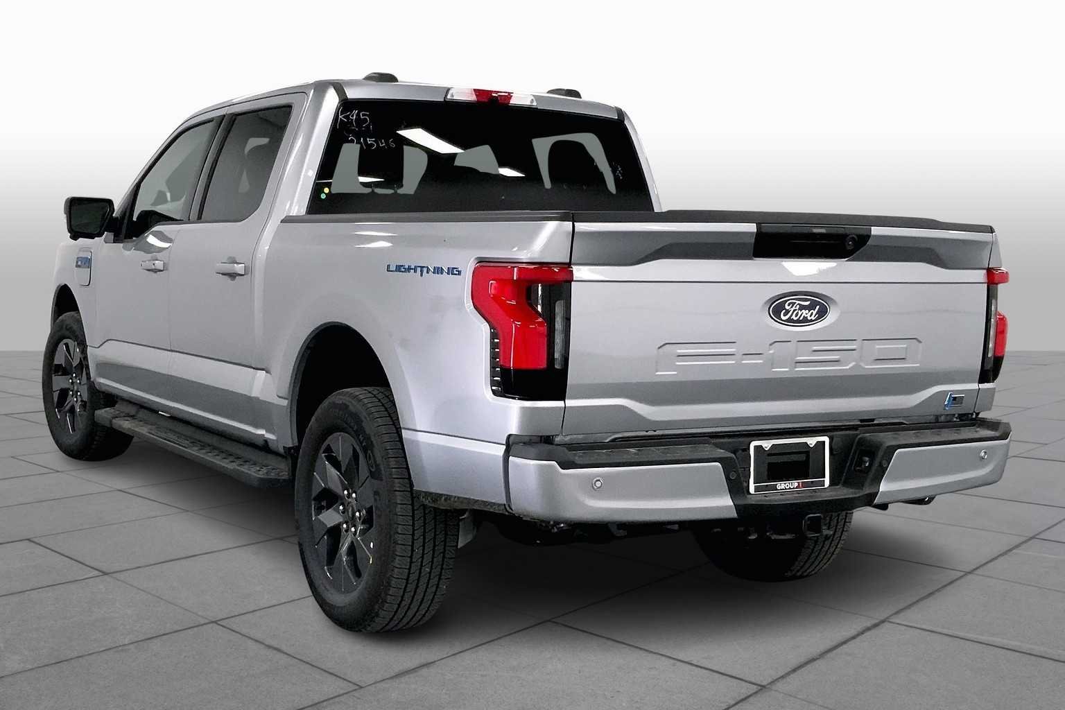 2025 Ford F-150 Lightning Flash - Photo 11