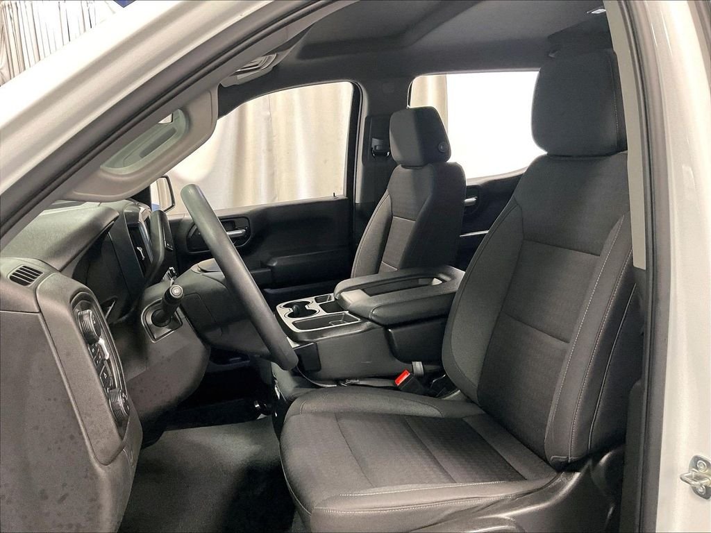 Used 2023 White Chevrolet Custom image 10