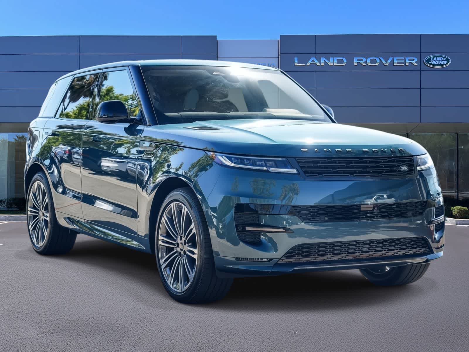 New 2026 Giola Green Land Rover Dynamic SE image 3