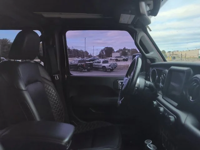 Used 2021  Jeep Unlimited Sahara High Altitude image 13